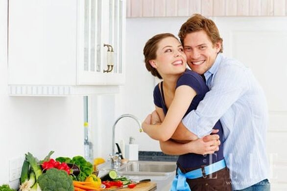 cuplu fericit căsătorit